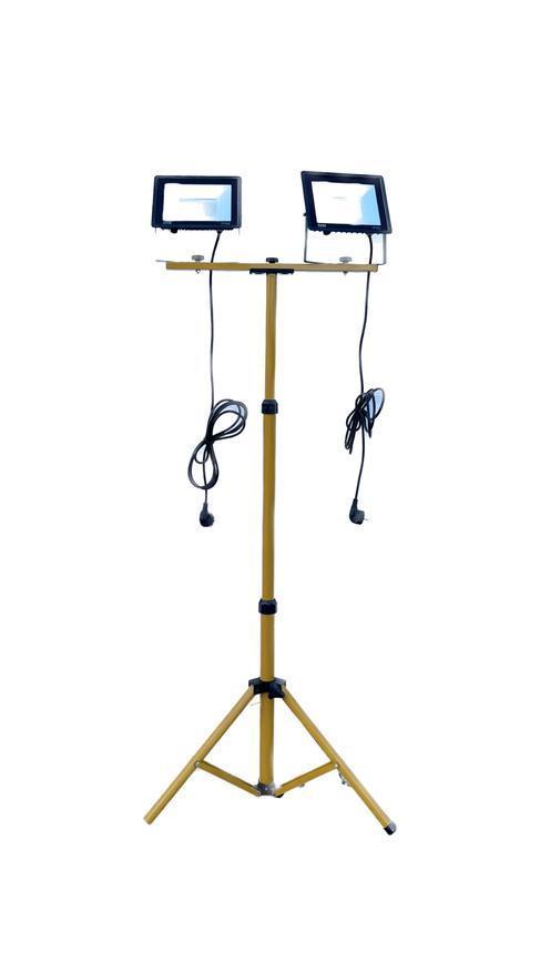 Baustrahler mit Stativ mieten – 50 W LED-Flutlicht, IP66, höhenverstellbar