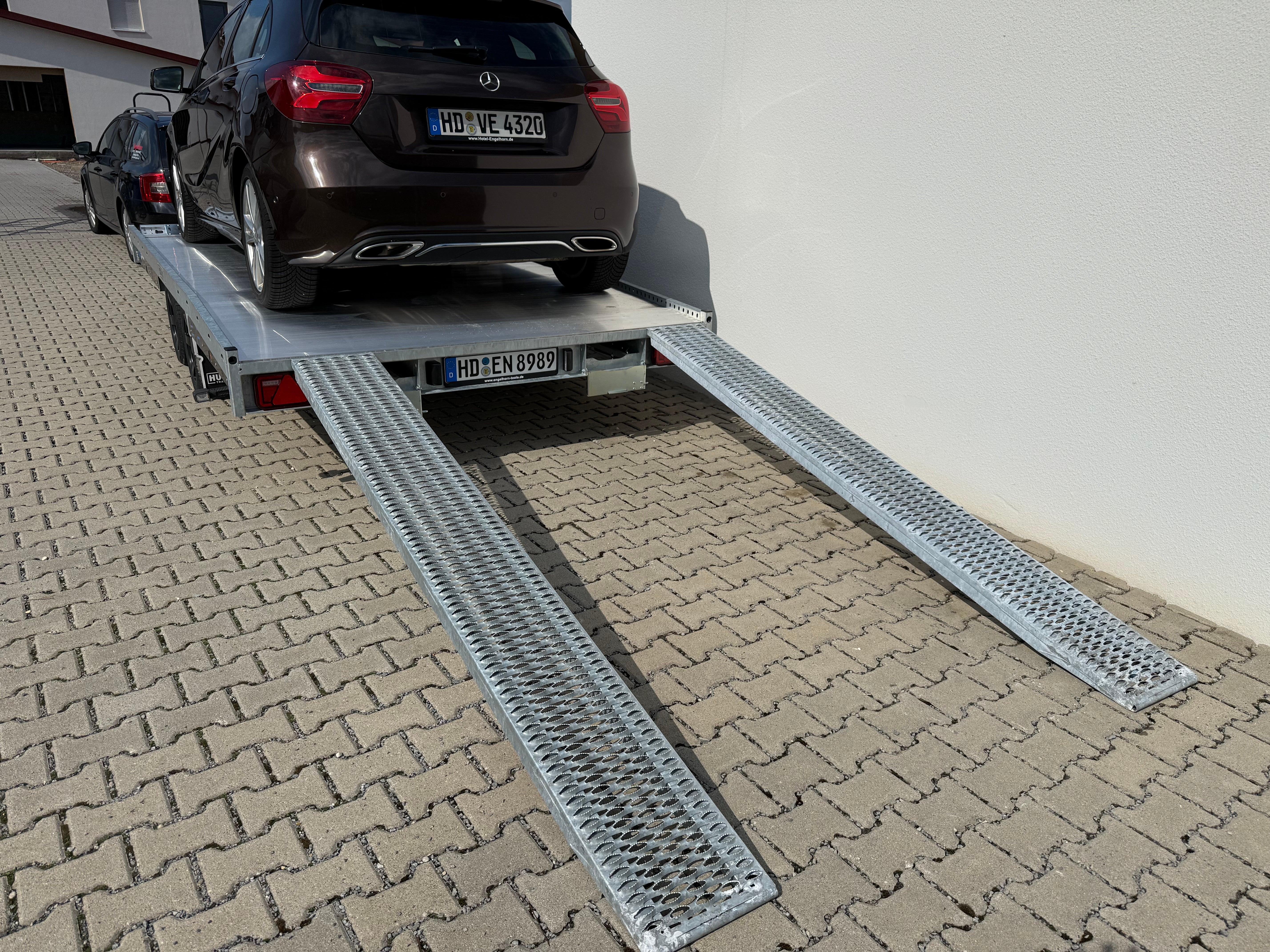 Autotrailer 3 t mieten – PKW-Transportanhänger mit tragfähigem Aluboden – 3