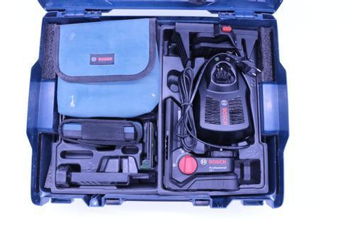 Bosch Kreuzlinienlaser mieten – GLL 3-80 CG Professional, grün, 3×360°, Bluetooth – 4