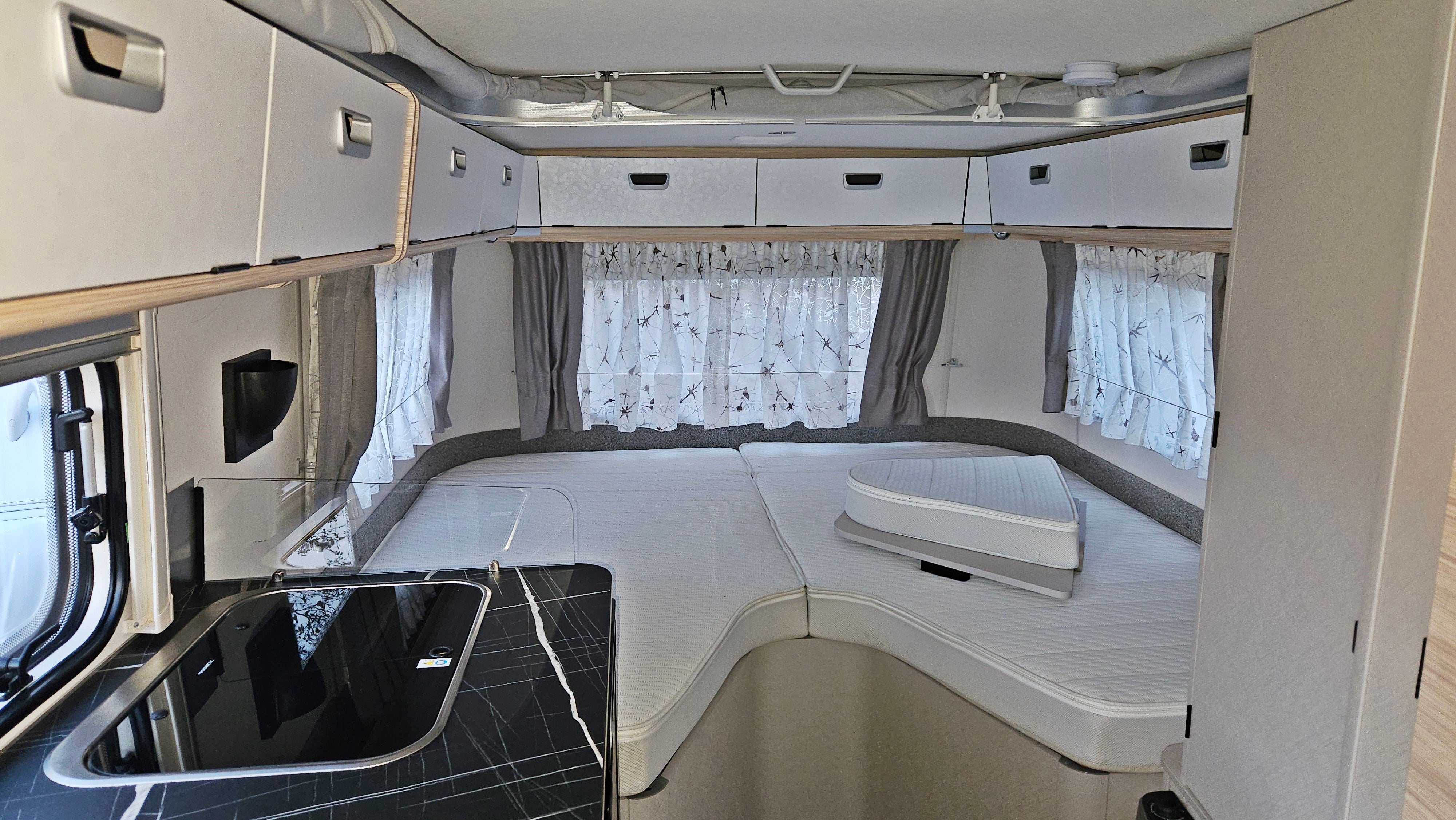 Wohnwagen mieten: Eriba Touring 542 - Kult-Caravan für bis zu 3 Personen – 3