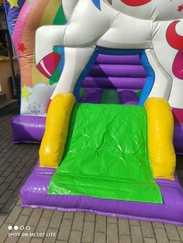 Hüpfburg mieten Einhorn mit Rutsche – Profi Springburg 4x4x4 m inkl. Zubehör – 3