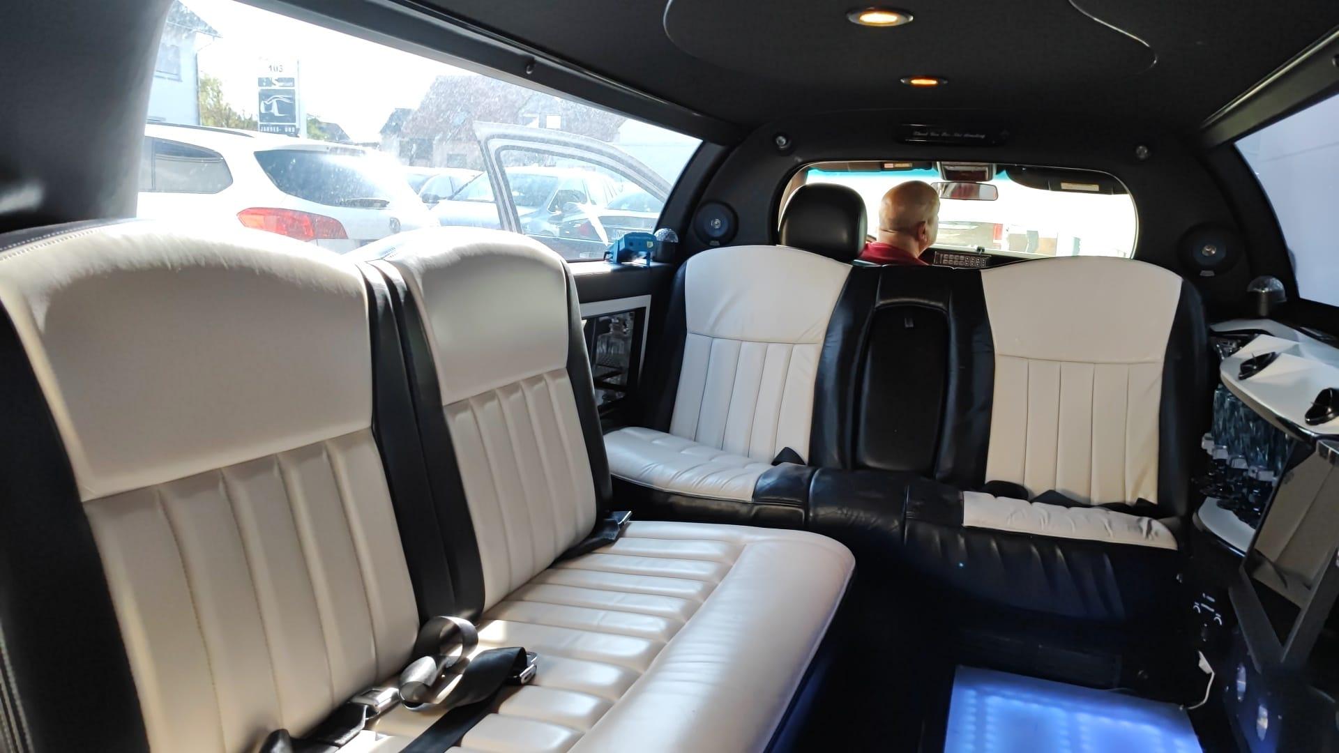 Stretchlimousine Lincoln Town Car weiß mieten – Hochzeit, JGA & Events – 2