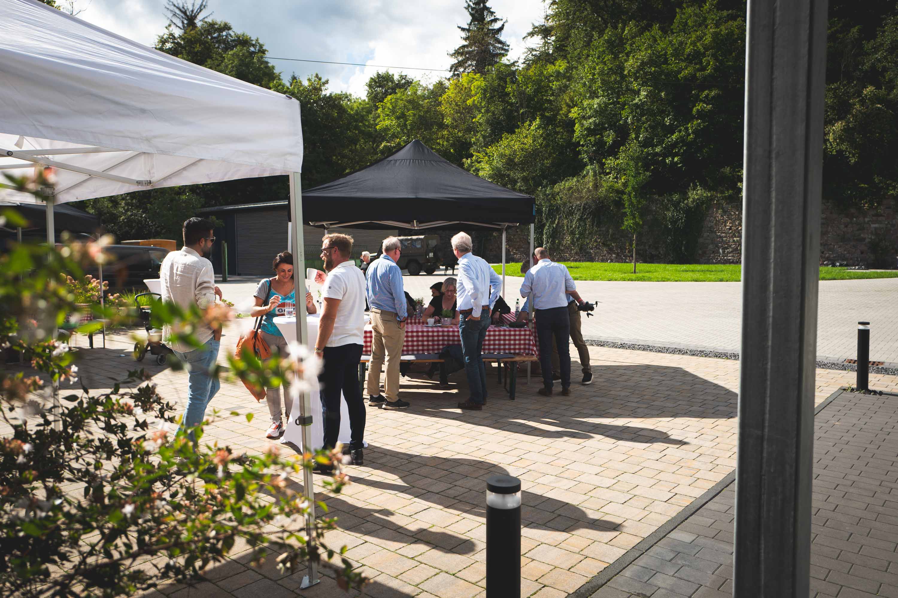 Pavillon 3x3 m mieten – ohne Seitenwände, mit Gewichten – 4