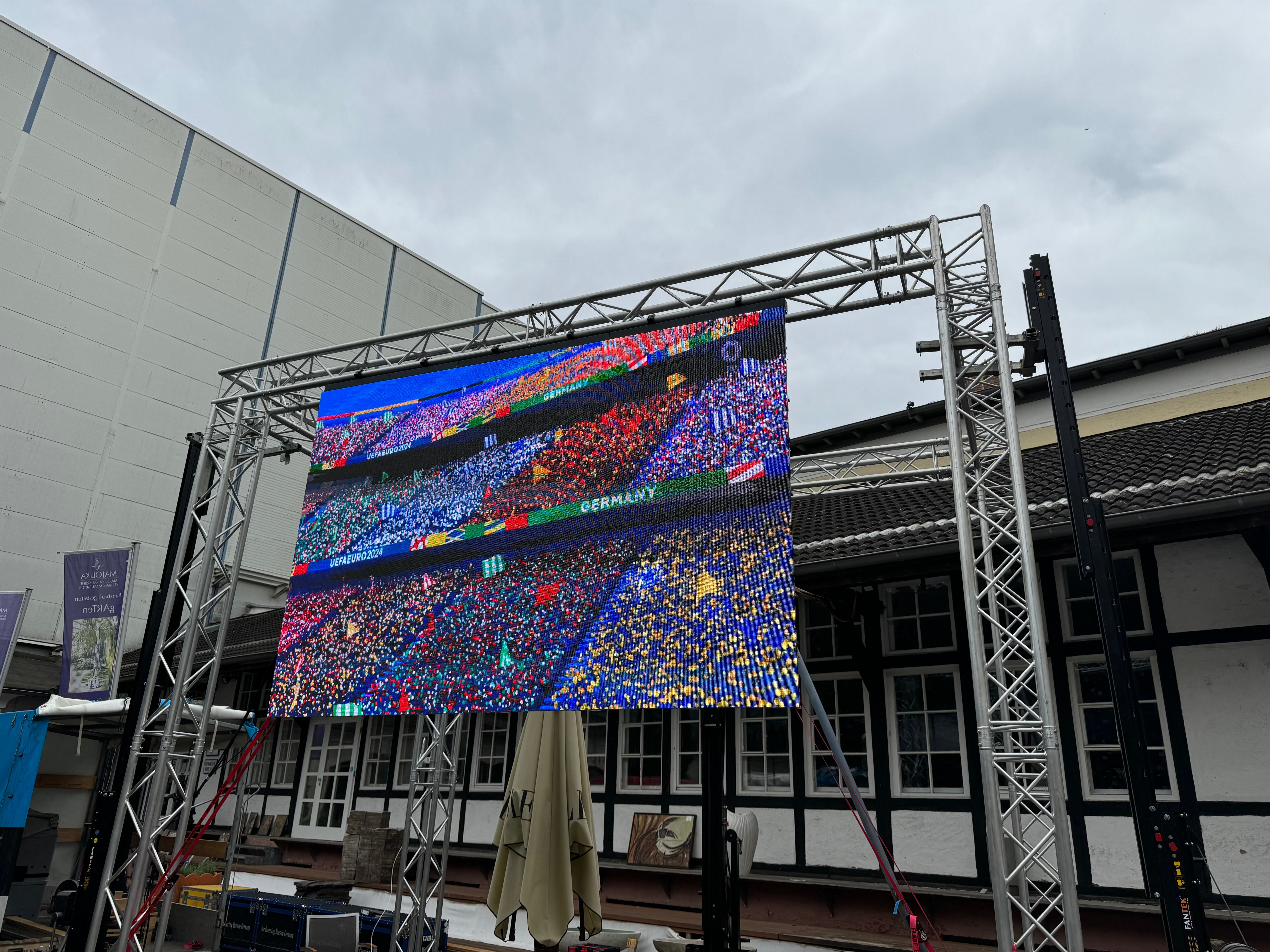 LED-Video-Wall mieten – Indoor & Outdoor bis 22 qm, Full-HD, Wunschformat – 3