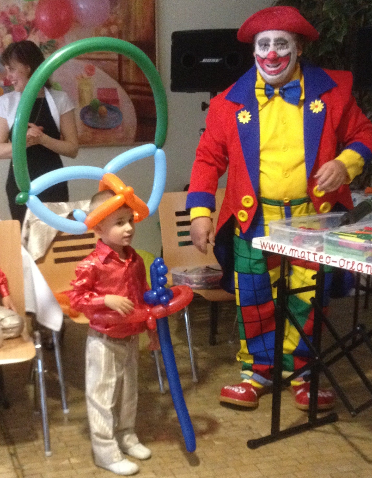 Zauberer & Clown Offenbach mieten – Matteo Orlando, Ballonmodellierer & Papier-Schneide-Künstler