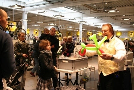 Kinderzauberer & Kinderanimation Offenbach mieten – M. Orlando, Ballonmodellage & Papier-Schneide-Kunst – 4