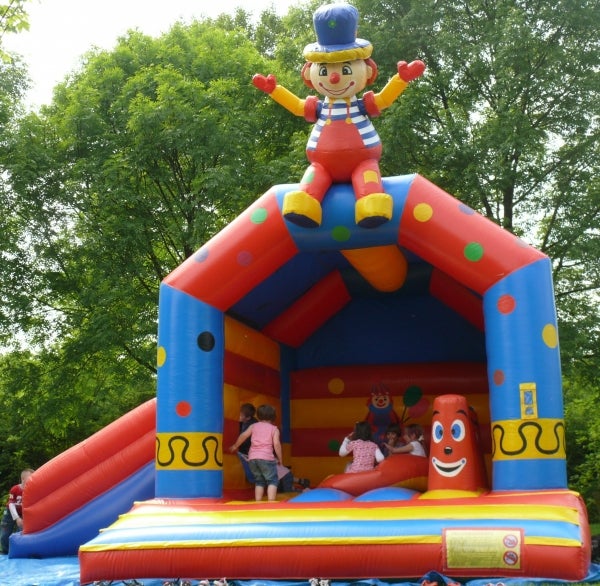 Hüpfburg Klatschender Clown Multifun mieten – 6,0 m breit mit Rutsche