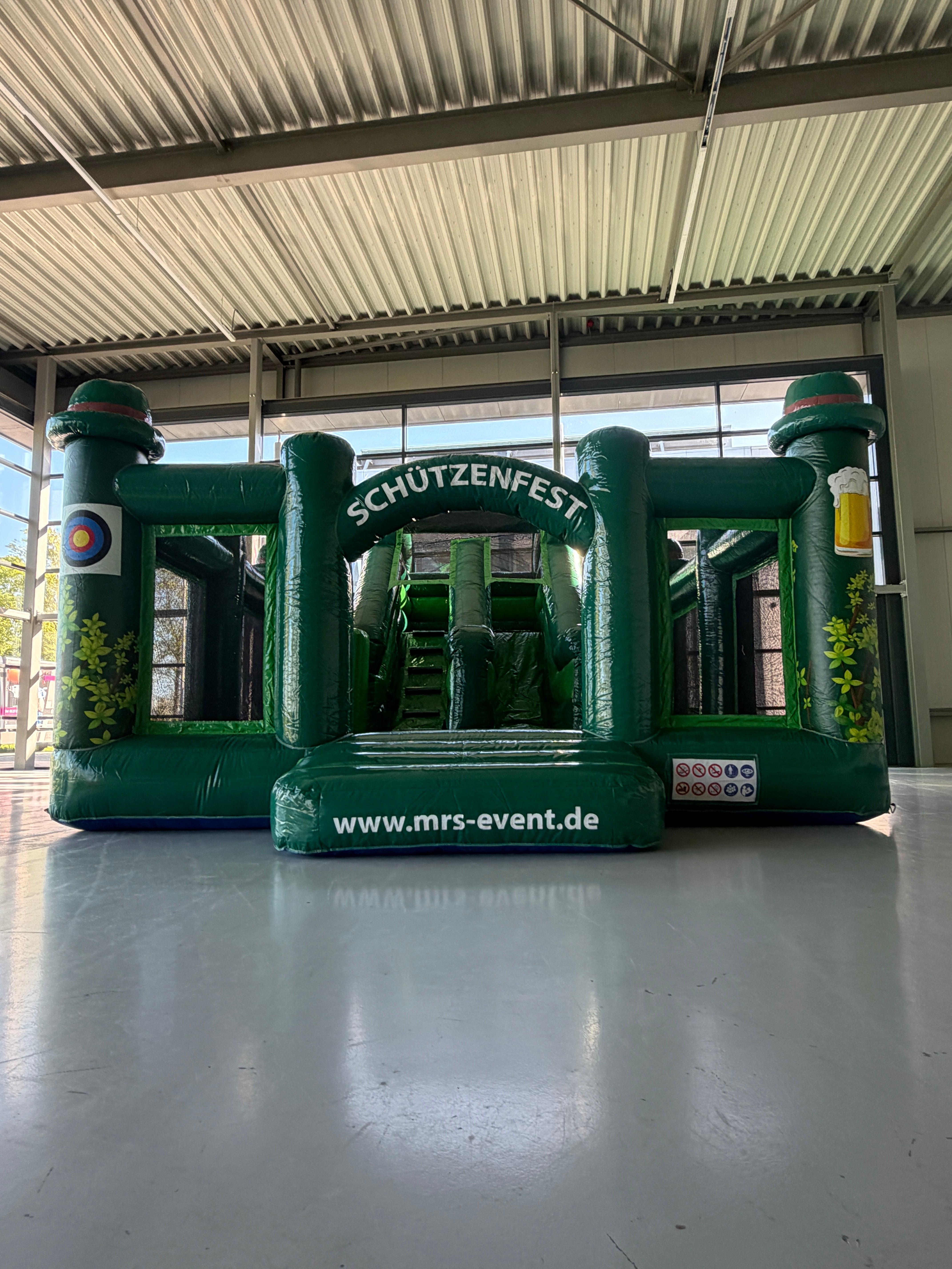 Schützenfest-Hüpfburg mieten – großer Hingucker mit Rutsche für jedes Fest