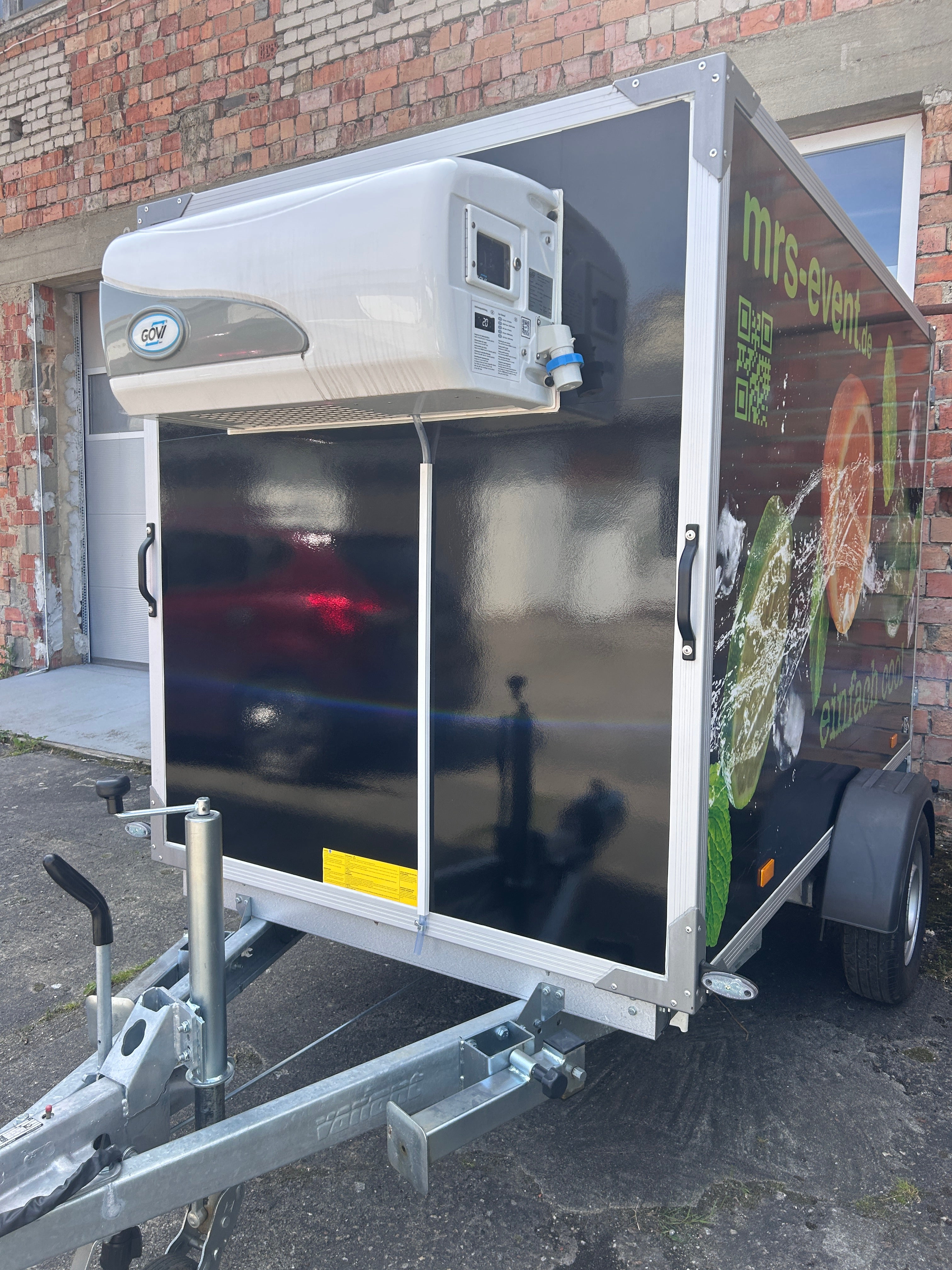 Kühlanhänger mieten 1,35 t – 0 bis +10 °C, Innenmaß 249x138x159 cm – 3