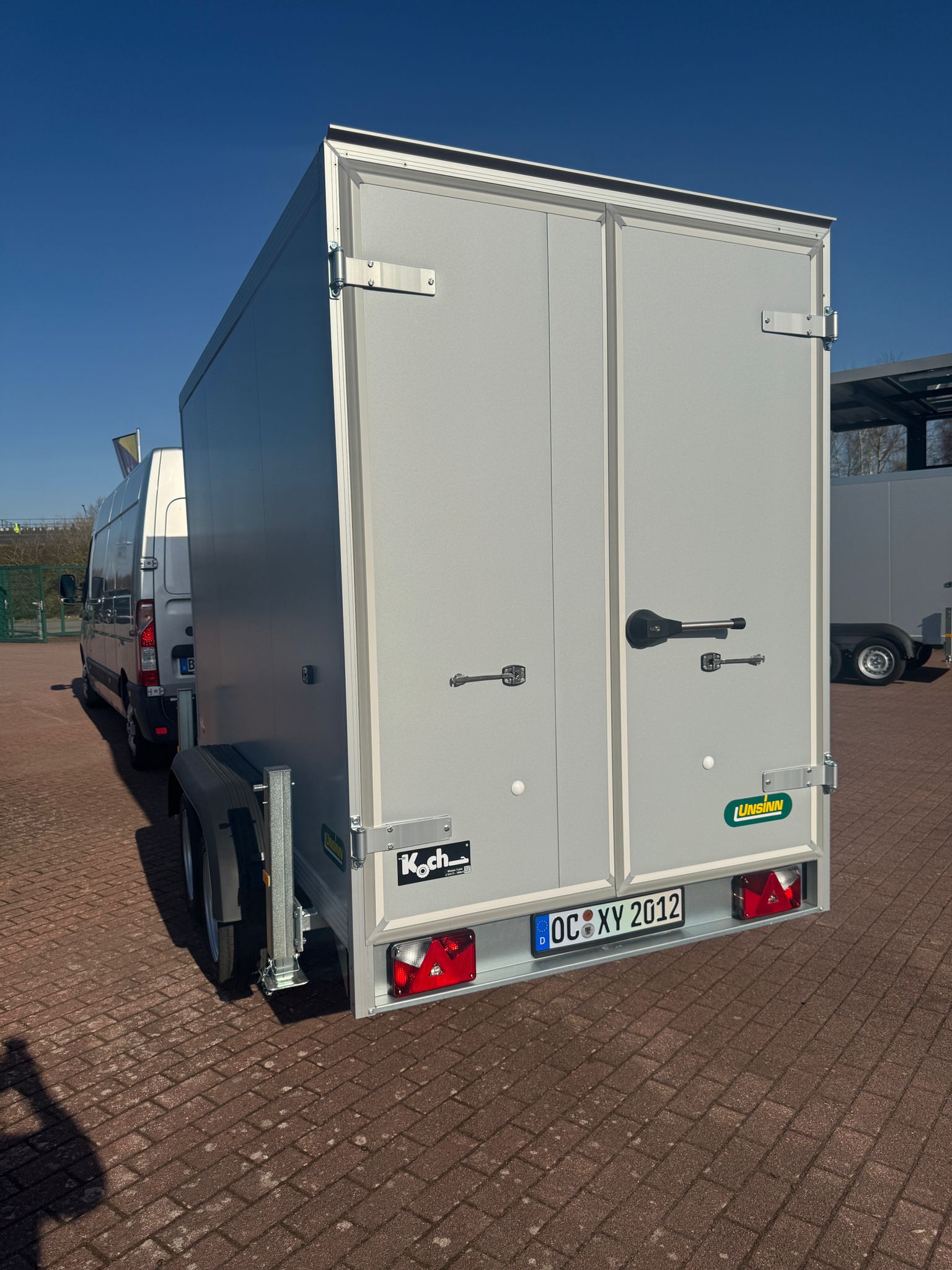 Kühlanhänger mieten 2,6 t – +2 bis +10 °C, Innenmaß 300x150x190 cm – 4
