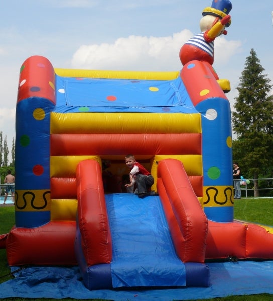 Hüpfburg Klatschender Clown Multifun mieten – 6,0 m breit mit Rutsche – 2