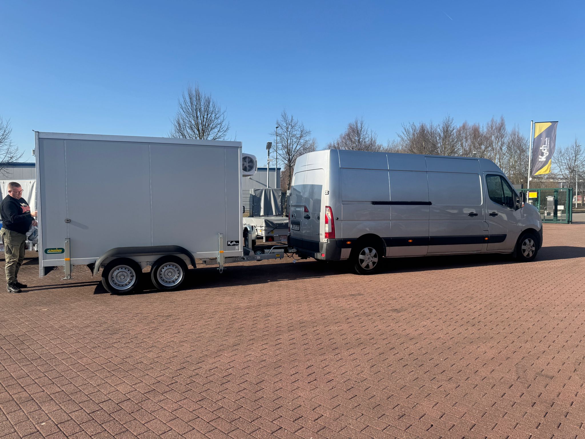 Kühlanhänger mieten 2,6 t – +2 bis +10 °C, Innenmaß 300x150x190 cm – 3