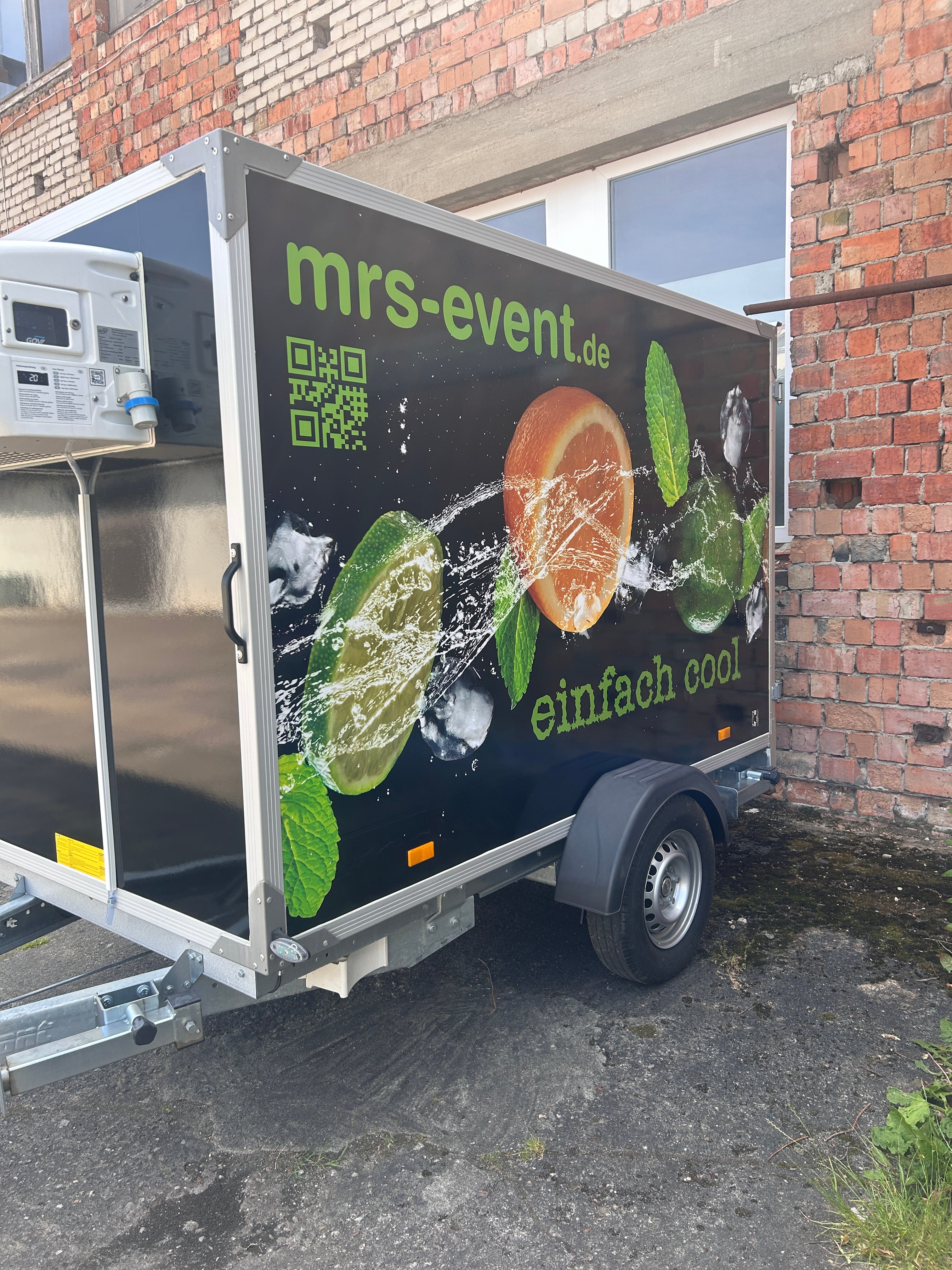 Kühlanhänger mieten 1,35 t – 0 bis +10 °C, Innenmaß 249x138x159 cm – 2