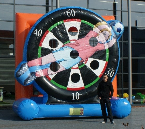 Torwand Fußball Dart mieten – XXL-Dartscheibe 4,5x1,5x5,0 m zum Schießen – 2