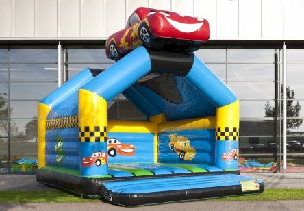Hüpfburg Auto Super mieten – 6,5x5,2x5,1 m, Eyecatcher für bis zu 20 Kinder