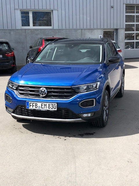 VW T-Roc mieten – kompaktes SUV mit Navi & Klimaautomatik, 150 PS
