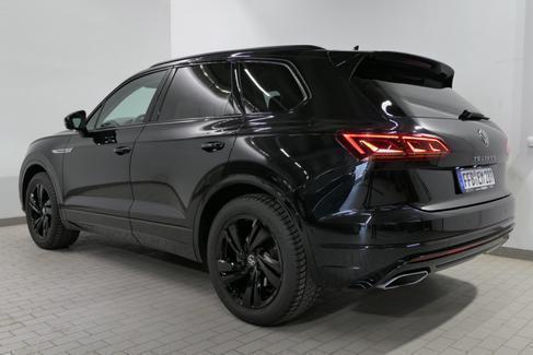 VW Touareg 3,0 TDI mieten – V6-SUV mit Anhängerkupplung für 3,5 t – 4