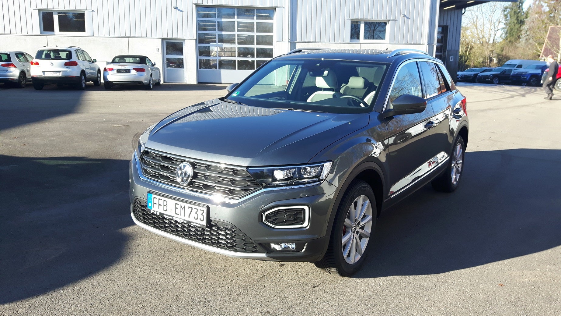 VW T-Roc mieten – kompaktes SUV mit Navi & Klimaautomatik, 150 PS – 3