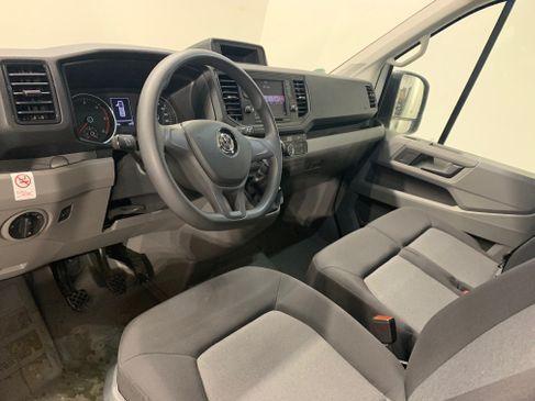 VW Crafter Transporter 3,5 t mieten – Hochdach-Kastenwagen, 9,9 m³ Laderaum – 3