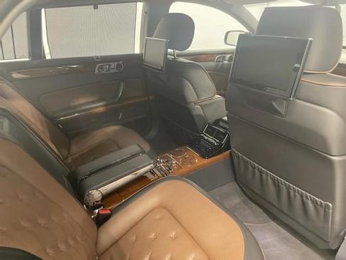 VW Phaeton V8 mieten – Luxuslimousine, 335 PS, 4-Sitzer mit Lederausstattung – 4