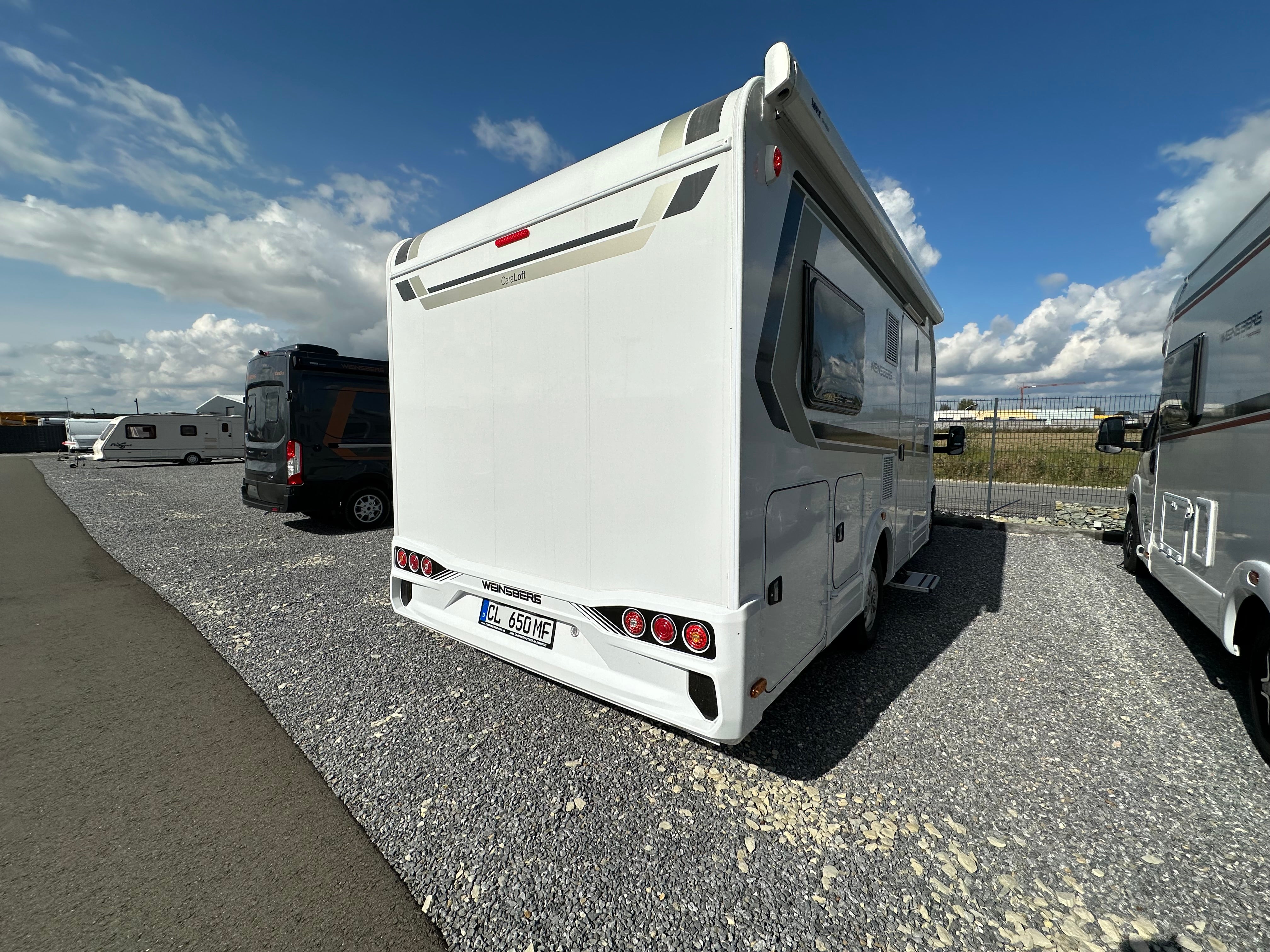 Wohnmobil mieten: Weinsberg CaraLoft 650 MF, 6,99 m, franz. Bett, großzügiger Innenraum – 2