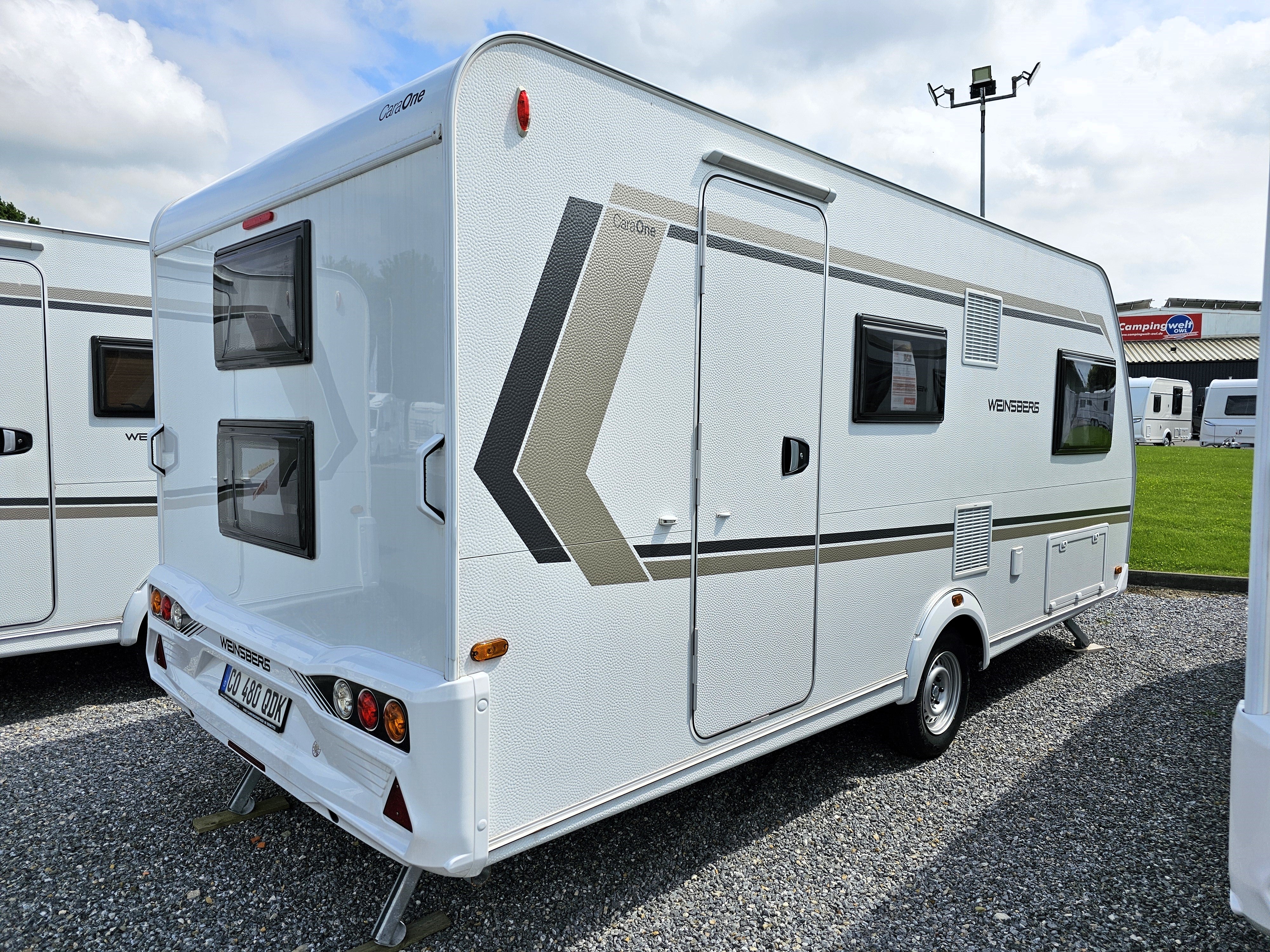Wohnwagen mieten: Weinsberg CaraOne 480 QDK / 500 FDK, Familiengrundriss mit Etagenbett, Tempo 100