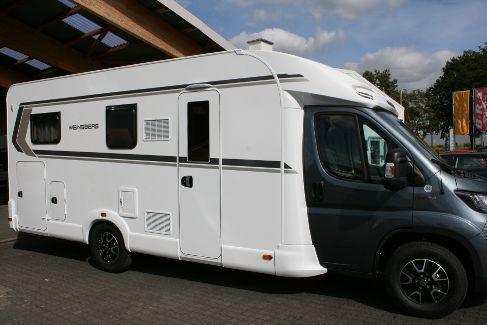 Wohnmobil mieten: Weinsberg CaraSuite 700 ME, Einzelbetten + Hubbett, Vollausstattung – 2