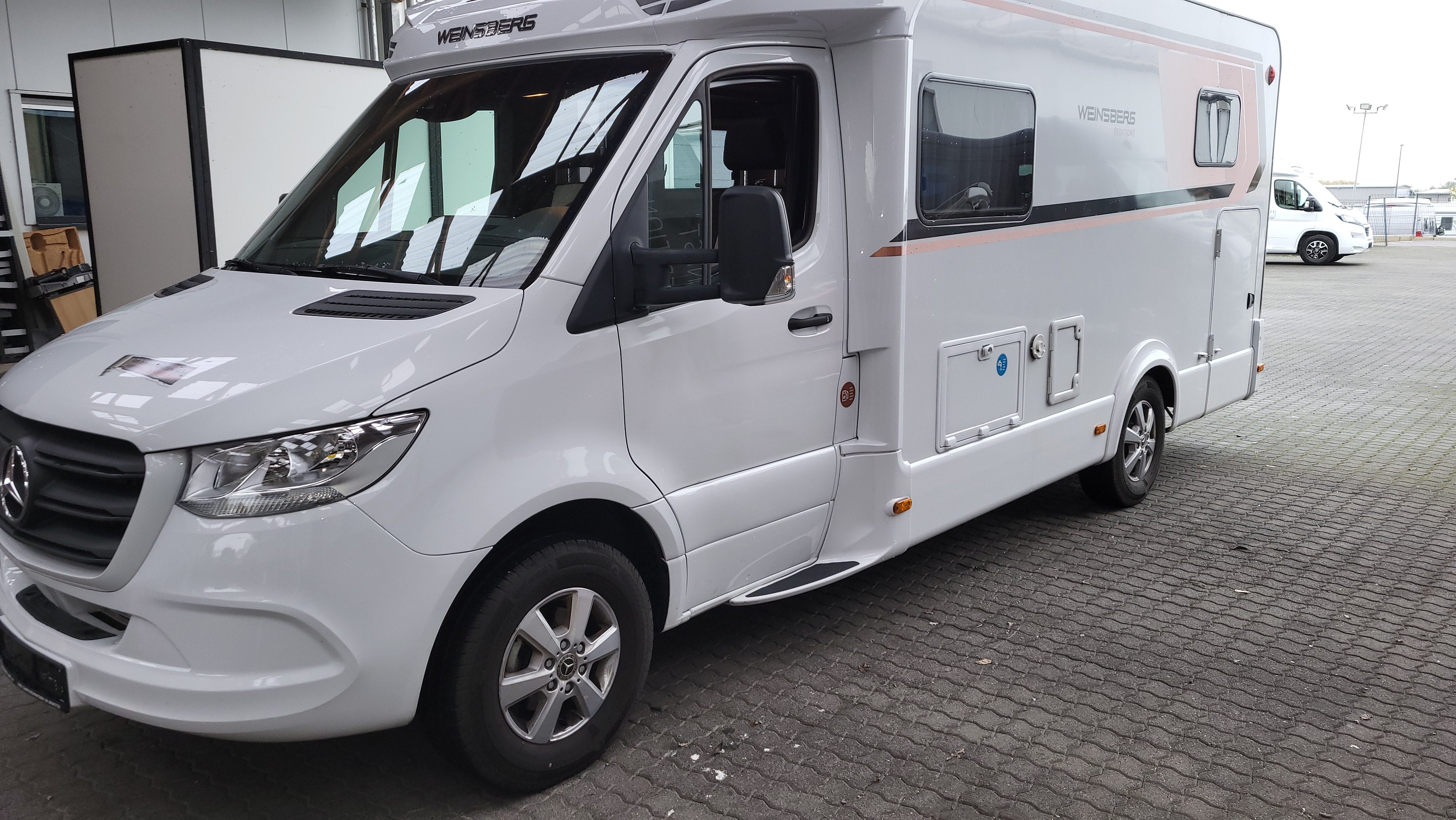 Wohnmobil mieten: Mercedes Weinsberg CaraCompact 640 MEG, 170 PS, 9-Gang-Automatik
