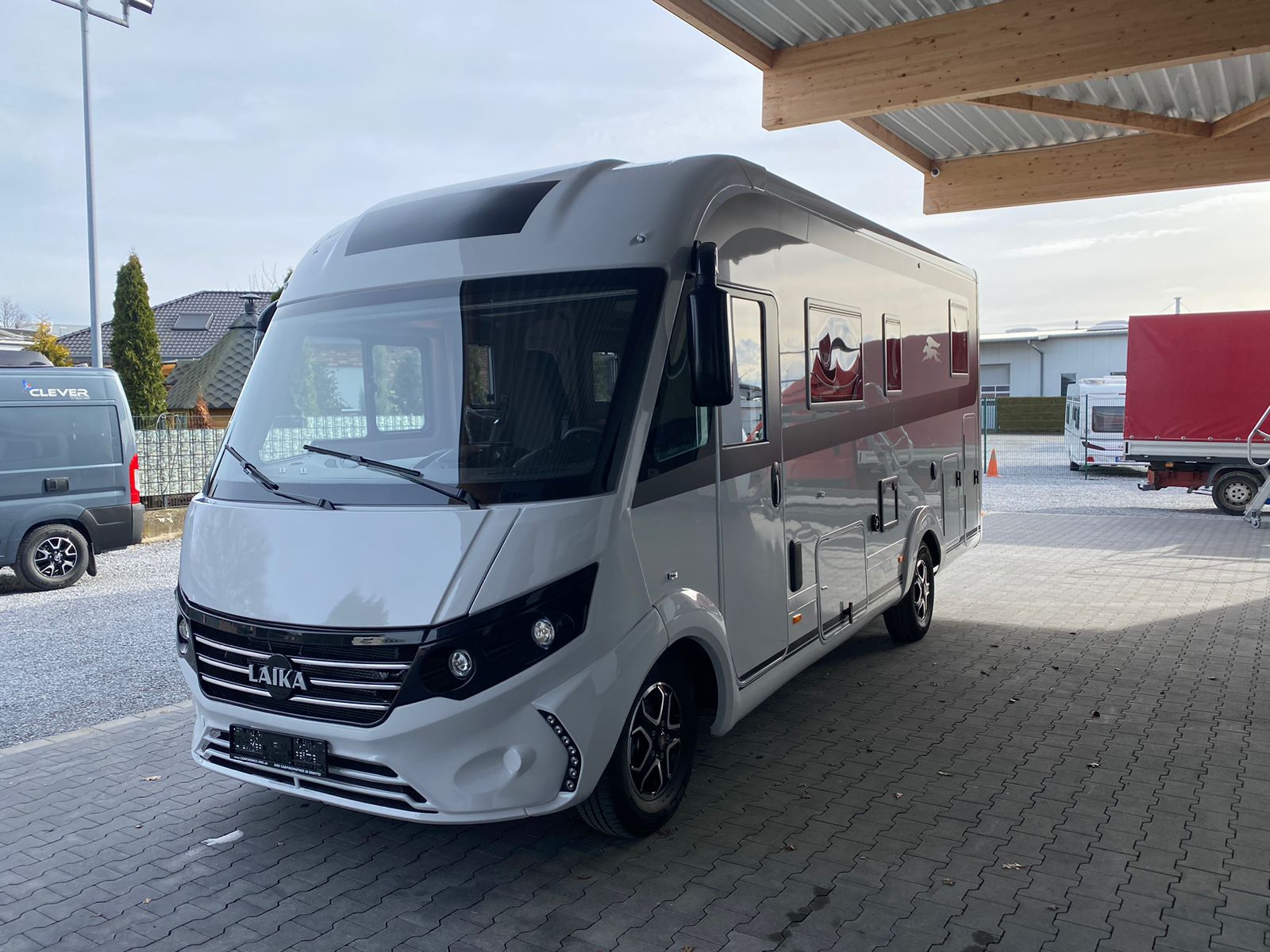 Wohnmobil mieten: Laika Ecovip H 3109 oder Weinsberg CaraCore 700 MEG, vollintegriert