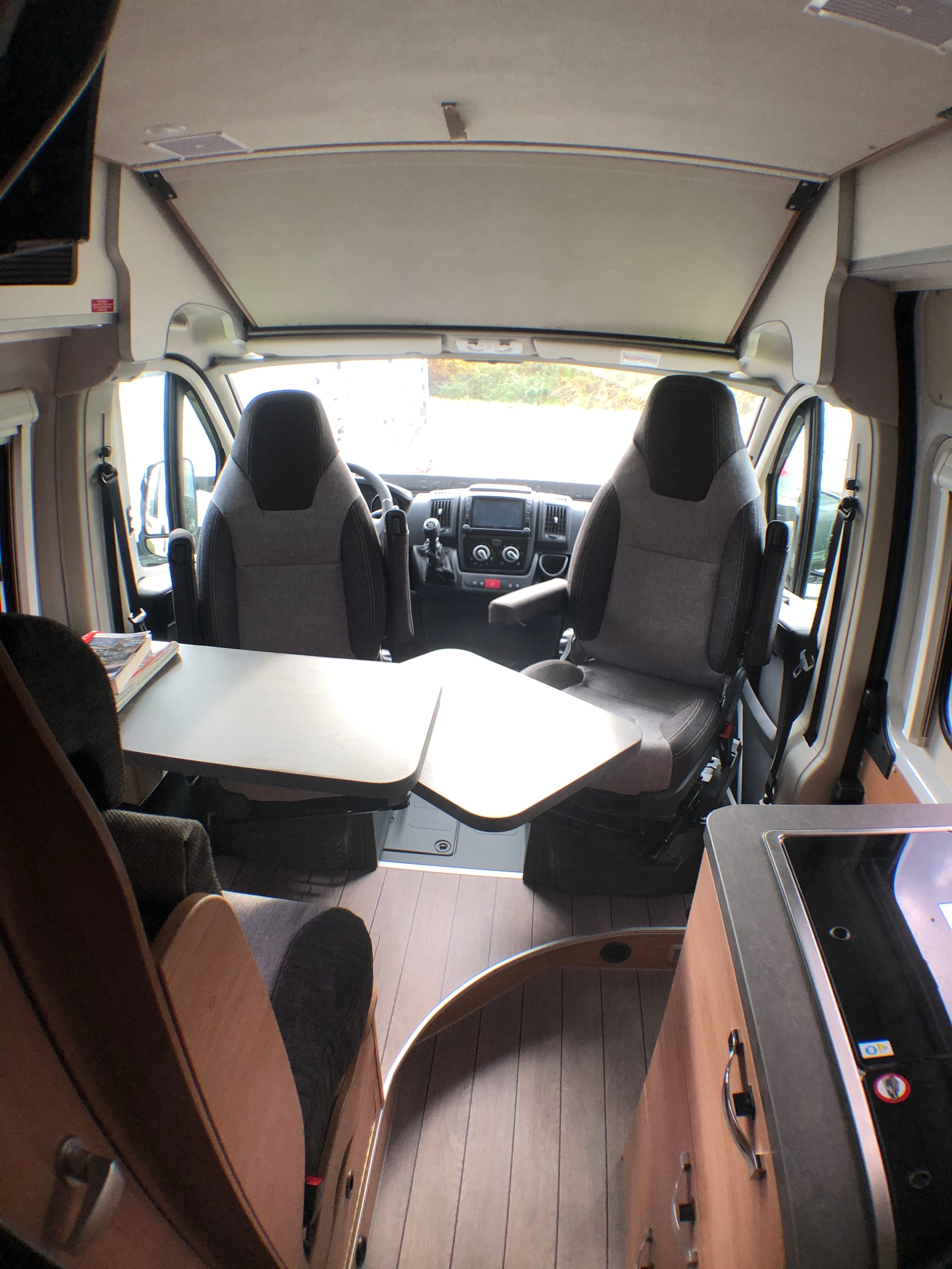 Kastenwagen mieten – Weinsberg CaraBus 600DQ mit Hubbett für 4 Personen, ab 79 €/Tag – 3