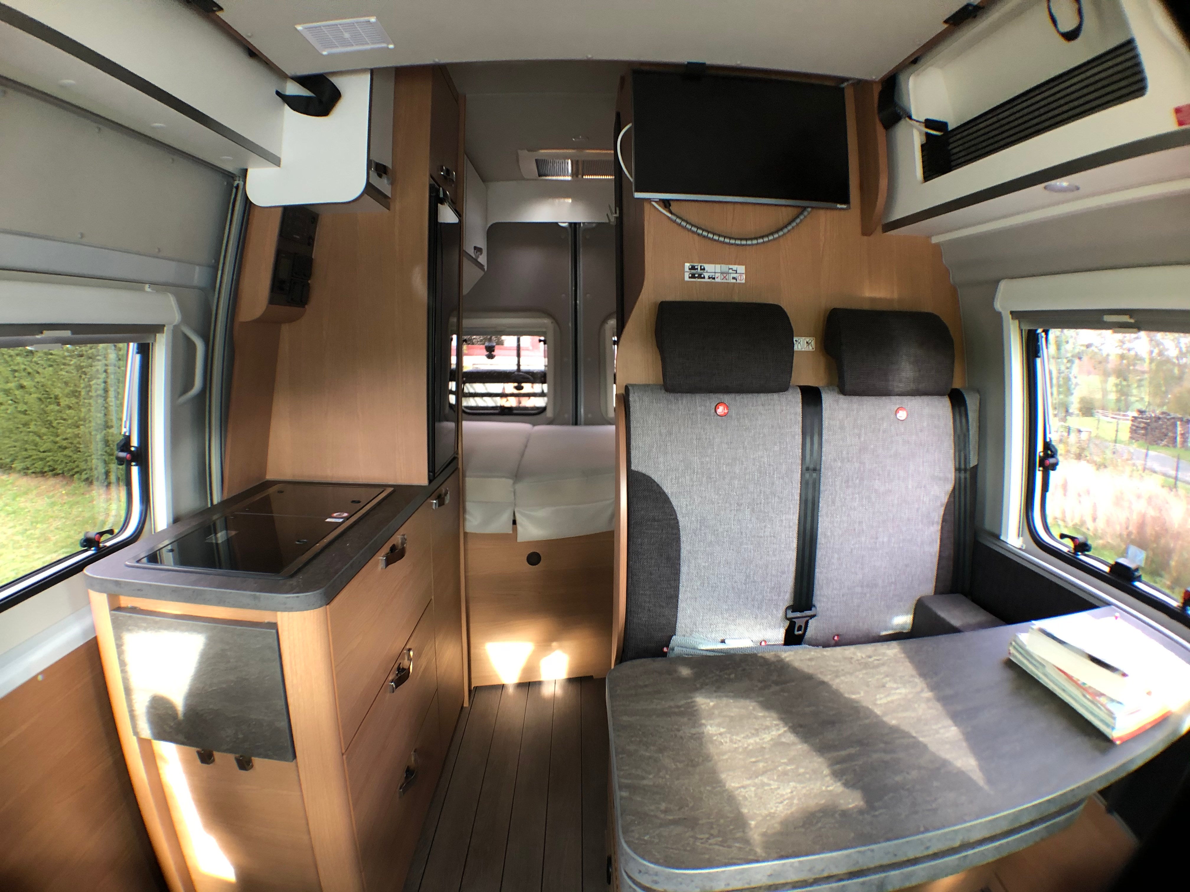Kastenwagen mieten – Weinsberg CaraBus 600DQ mit Hubbett für 4 Personen, ab 79 €/Tag – 4