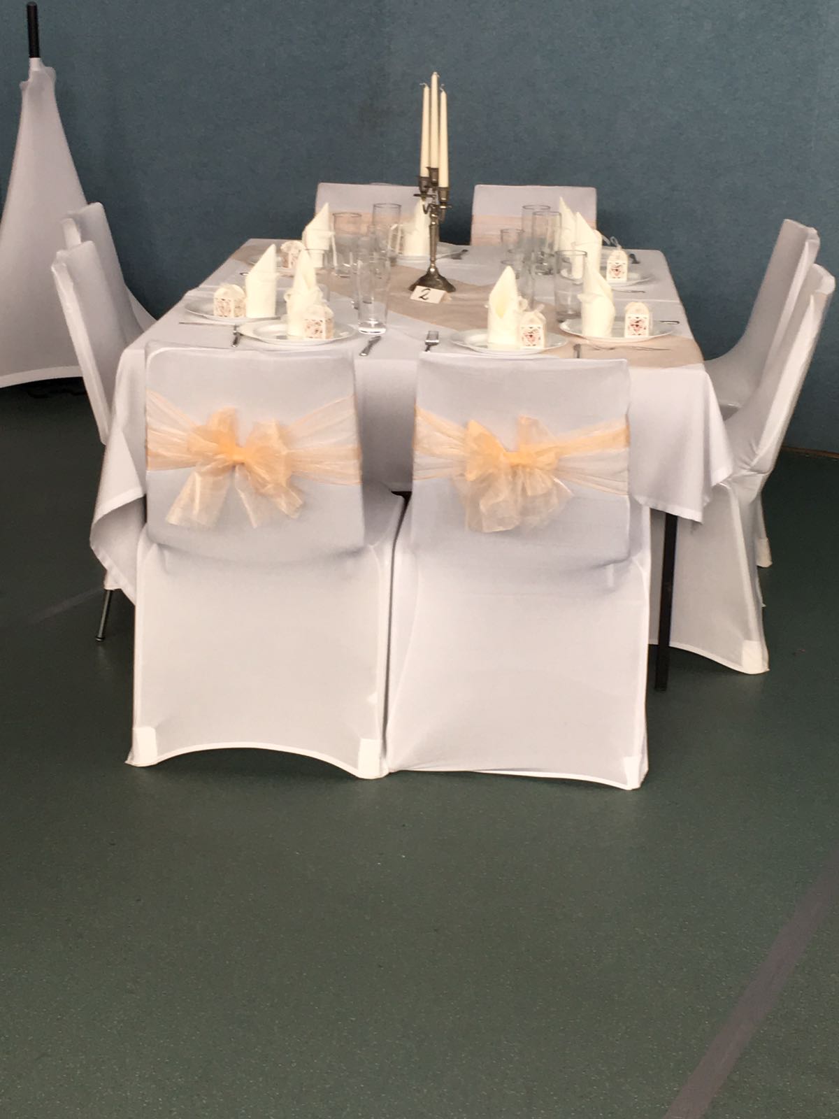 Stuhlhussen mieten – hochwertige weiße Hussen für Ihre Hochzeit – 4