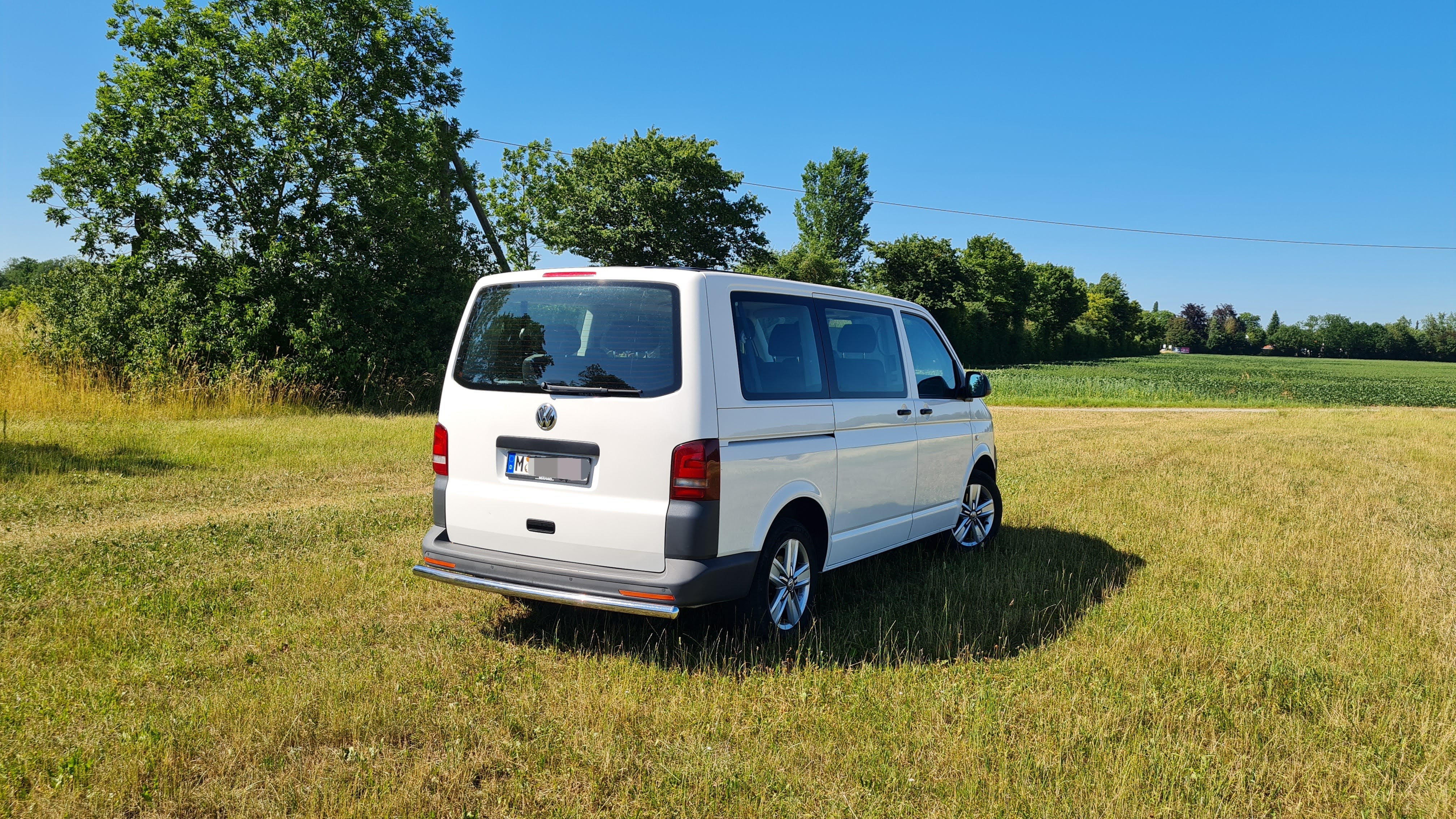 VW T5 Caravelle 9-Sitzer mieten – Diesel DSG-Automatik, 140 PS – 4