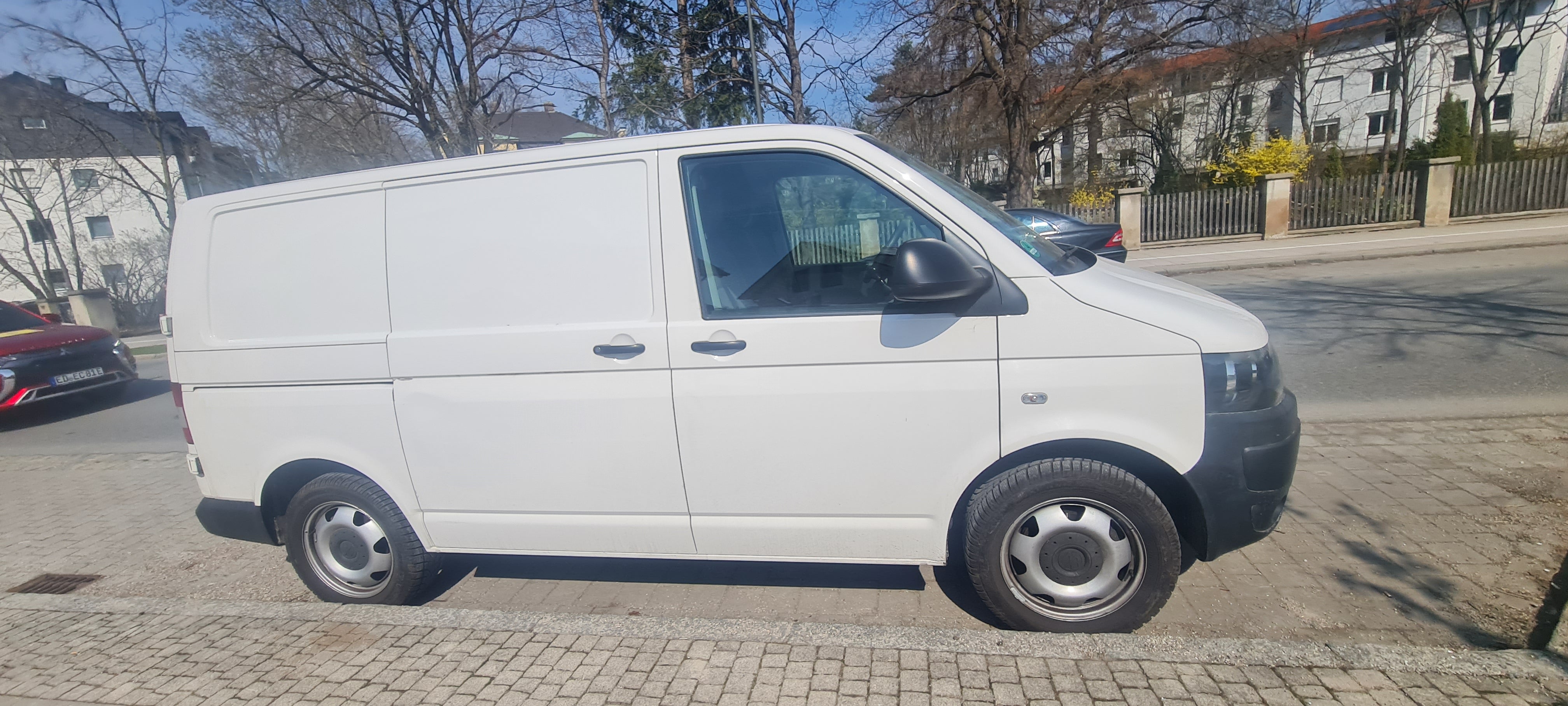 VW T5 Kastenwagen mieten ohne Kaution – wendiger Transporter – 2