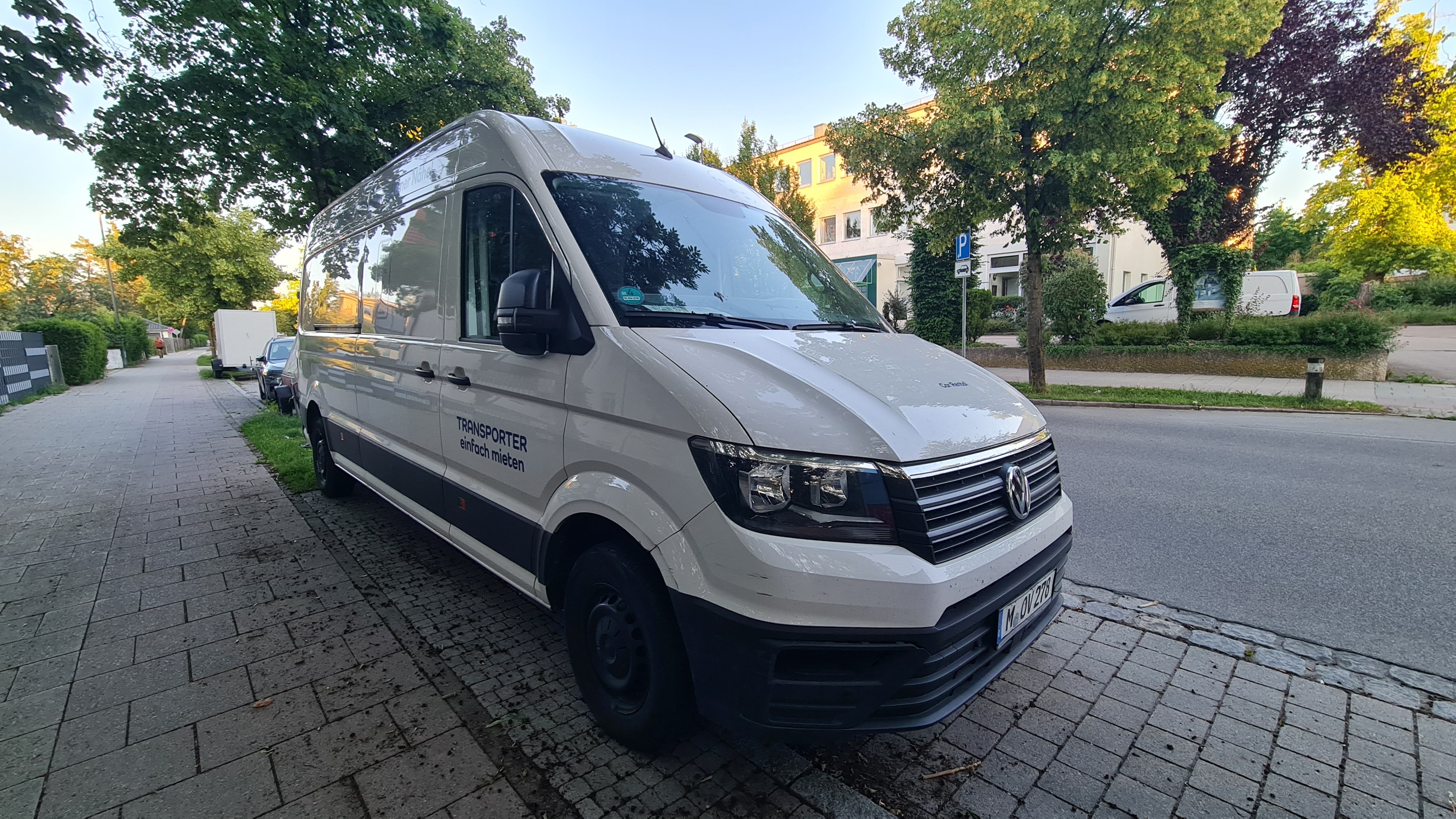 VW Crafter L4H2 mieten – Kastenwagen Hochdach, 4,30 m Ladefläche
