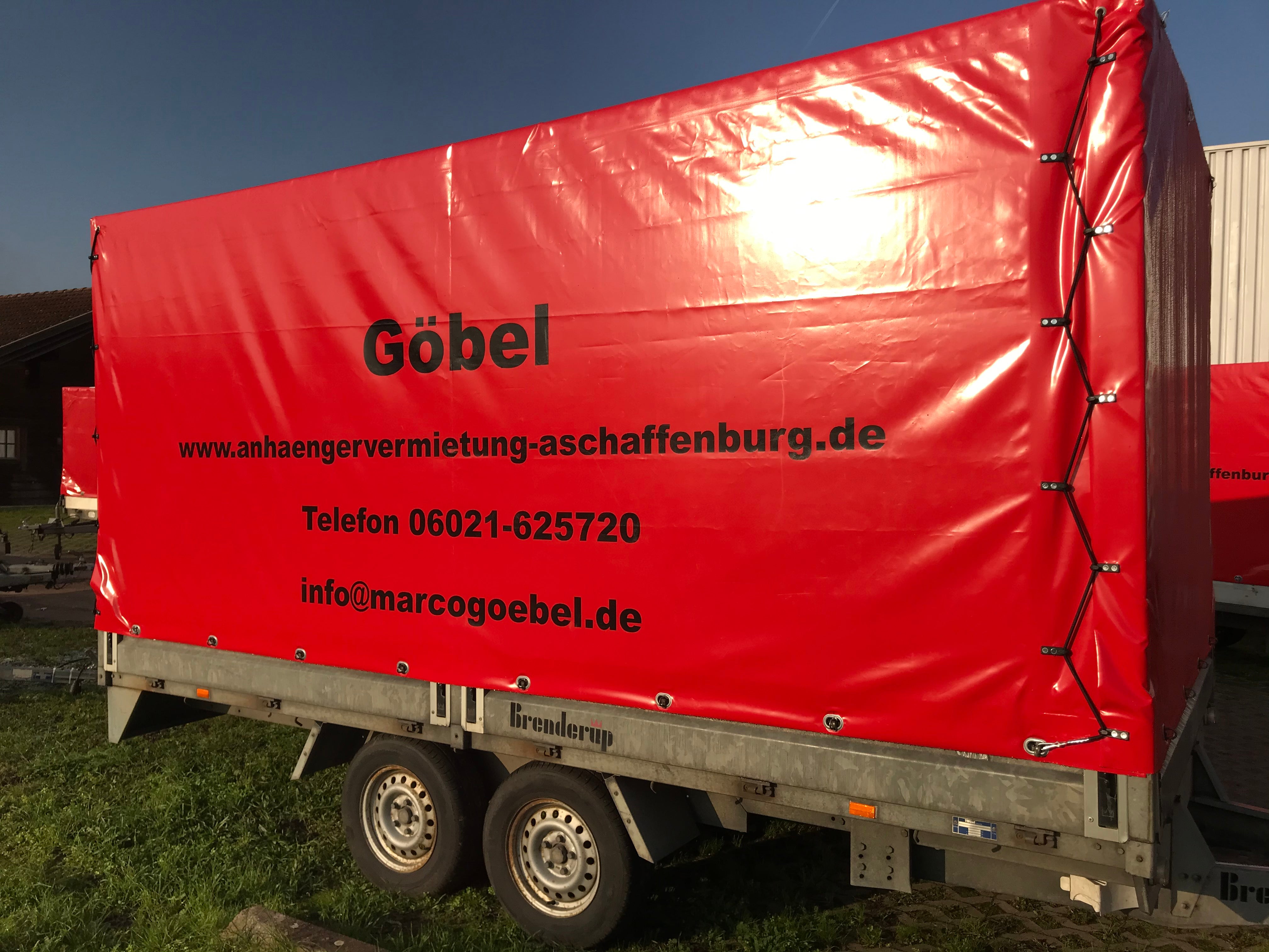 Allzweckanhänger Hochlader mit Plane mieten – 2500 kg, Nutzlast ca. 2000 kg