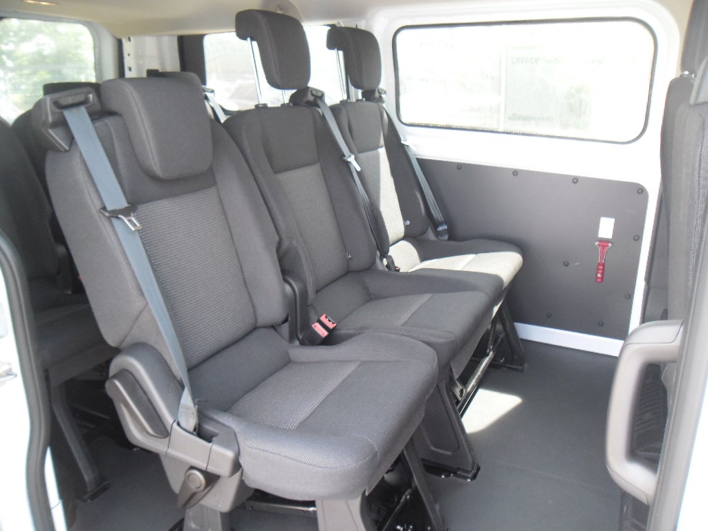 Ford Transit 9-Sitzer Bus mieten – für Ausflüge & Gruppenfahrten – 3