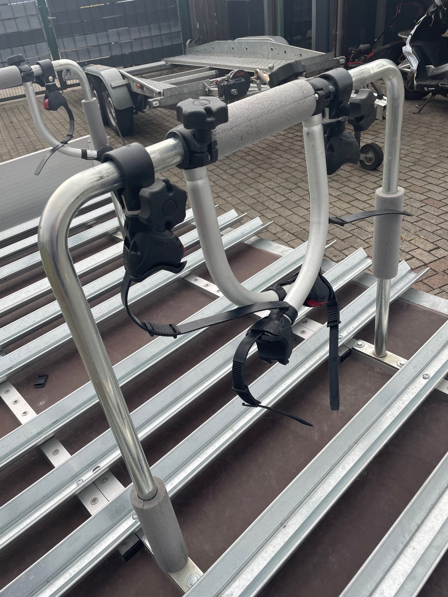 Fahrradtransportanhänger Böckmann für 12 Fahrräder & E-Bikes mieten – 2