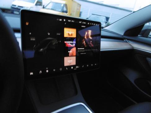 Tesla Model 3 Standard Range Plus mieten – Elektromobilität erleben – 3