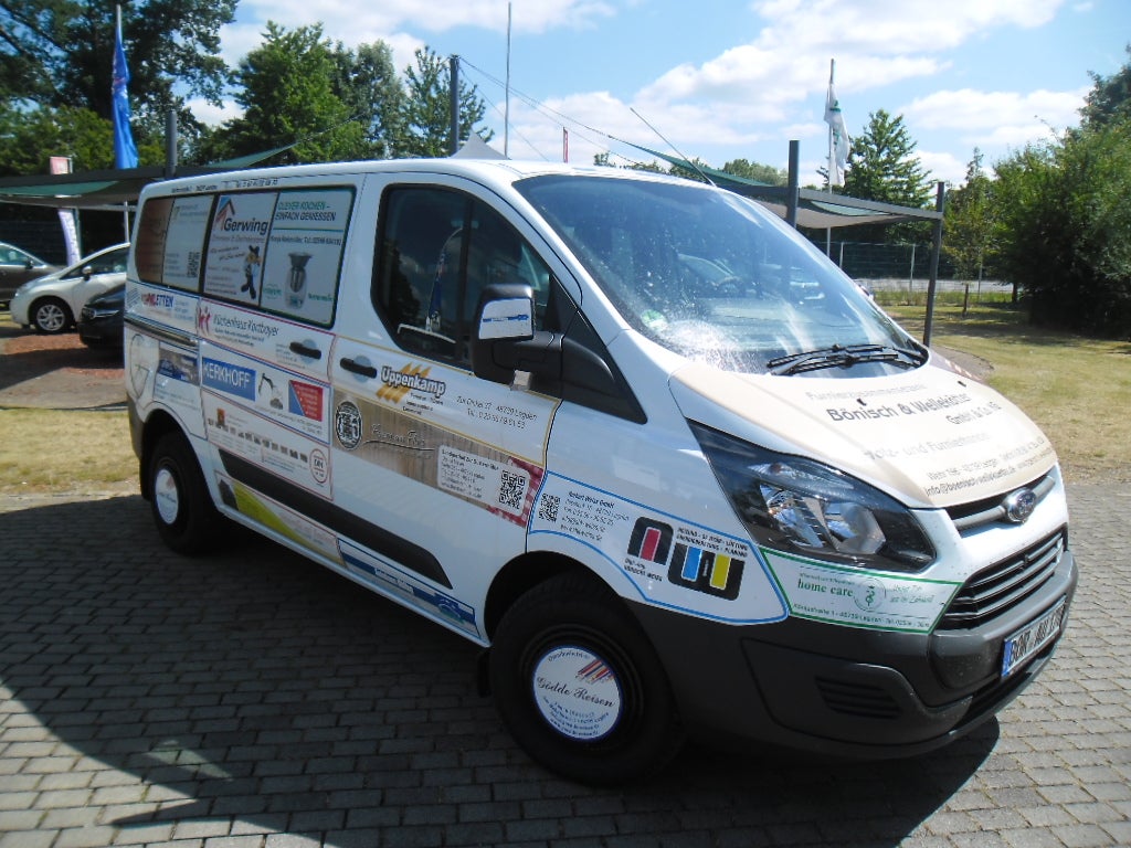 Ford Transit 9-Sitzer Bus mieten – für Ausflüge & Gruppenfahrten