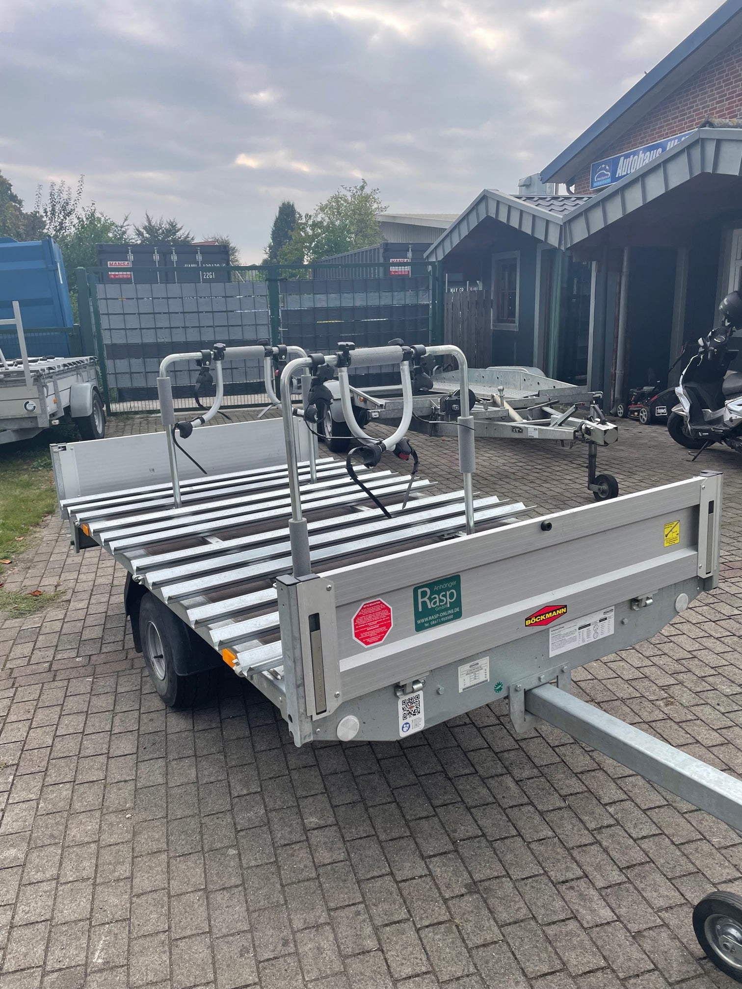 Fahrradtransportanhänger Böckmann für 12 Fahrräder & E-Bikes mieten