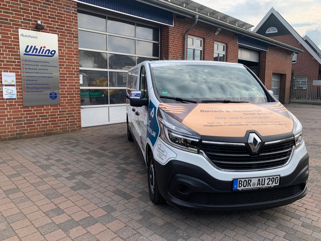 Renault Trafic 9-Sitzer Automatik mit AHK mieten