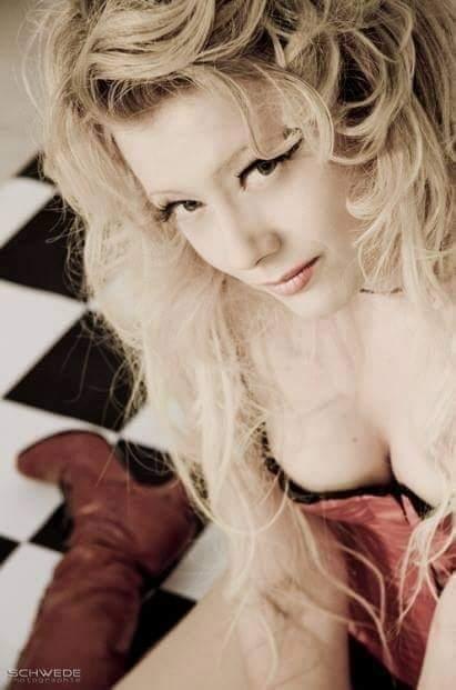 Stripperin EVELYN mieten - super natürlich & sexy für MV buchen – Raum Mecklenburg-Vorpommern – 4
