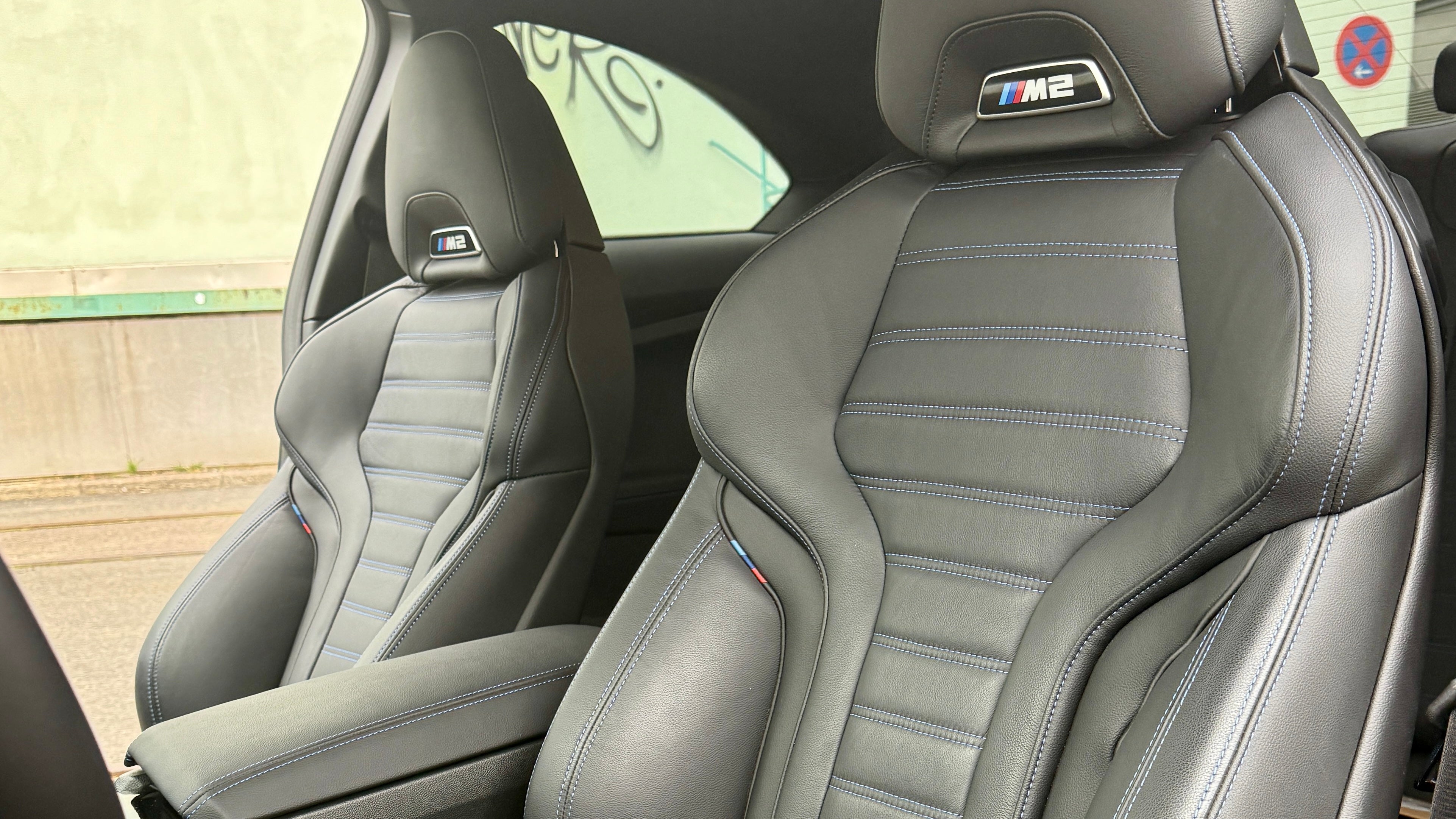 BMW M2 CS Sportwagen mieten – 530 PS Reihensechszylinder Coupé – 4