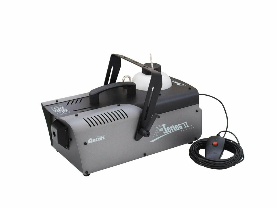 Showtec Dominator mieten – LED-Laser-Strobo Diskolicht-Effekt inkl. Ständer & DMX | Berlin – 5
