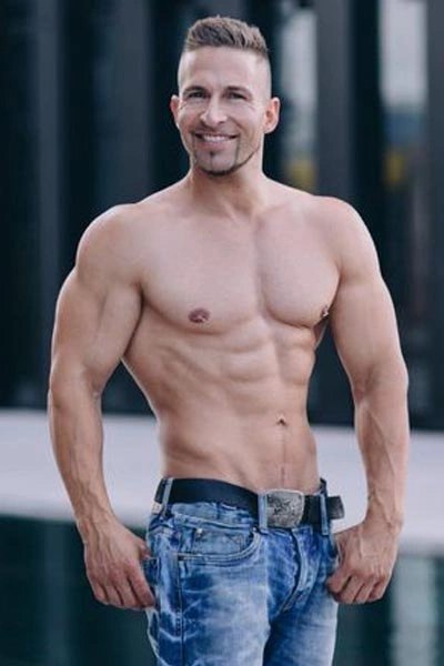 Stripper Miracle Buende buchen – Stripshow & Showact