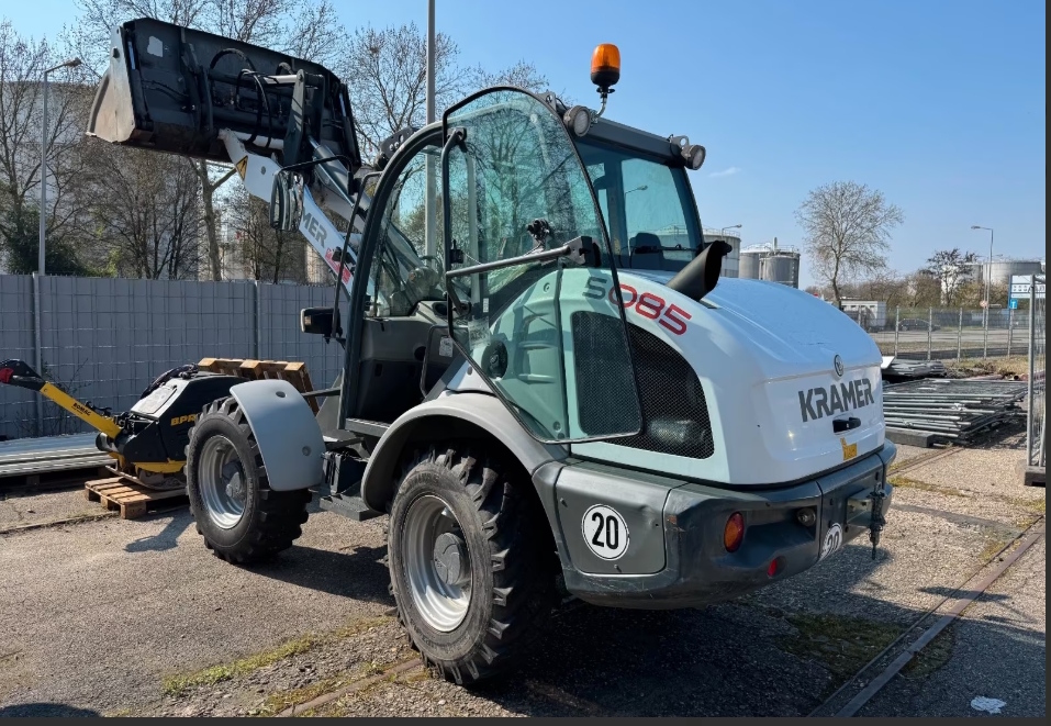 Radlader Kramer 5085 mit Klappschaufel mieten bei Ausbau Reich
