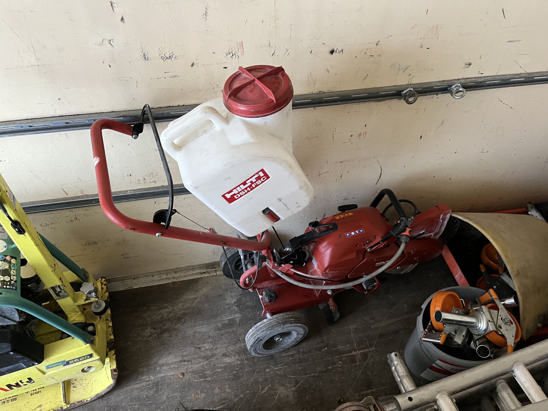 Hilti DSH-FSC Trennjäger / Betonfräser mieten bei Ausbau Reich