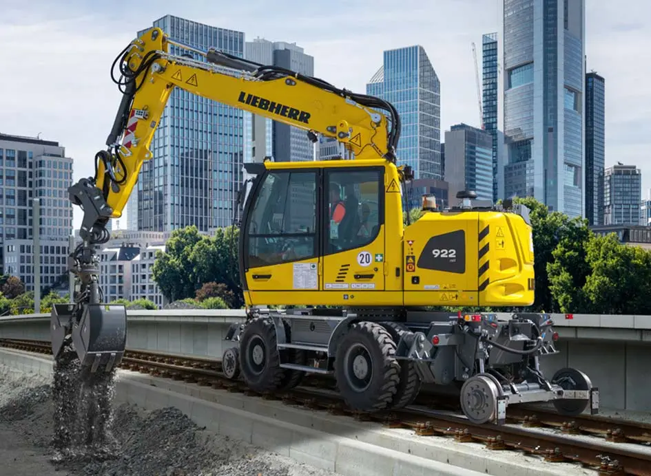 Liebherr Zweiwegebagger für den Gleisbau mieten