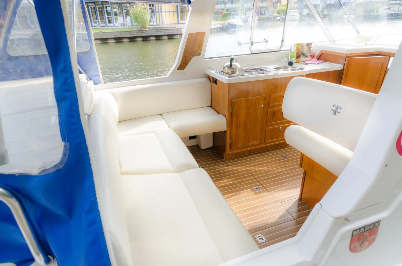 Familien-Cruiser Marex Holiday 280 "Carina" mieten – 3